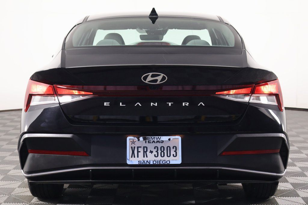 Thumbnail: 2024 Hyundai Elantra - 5