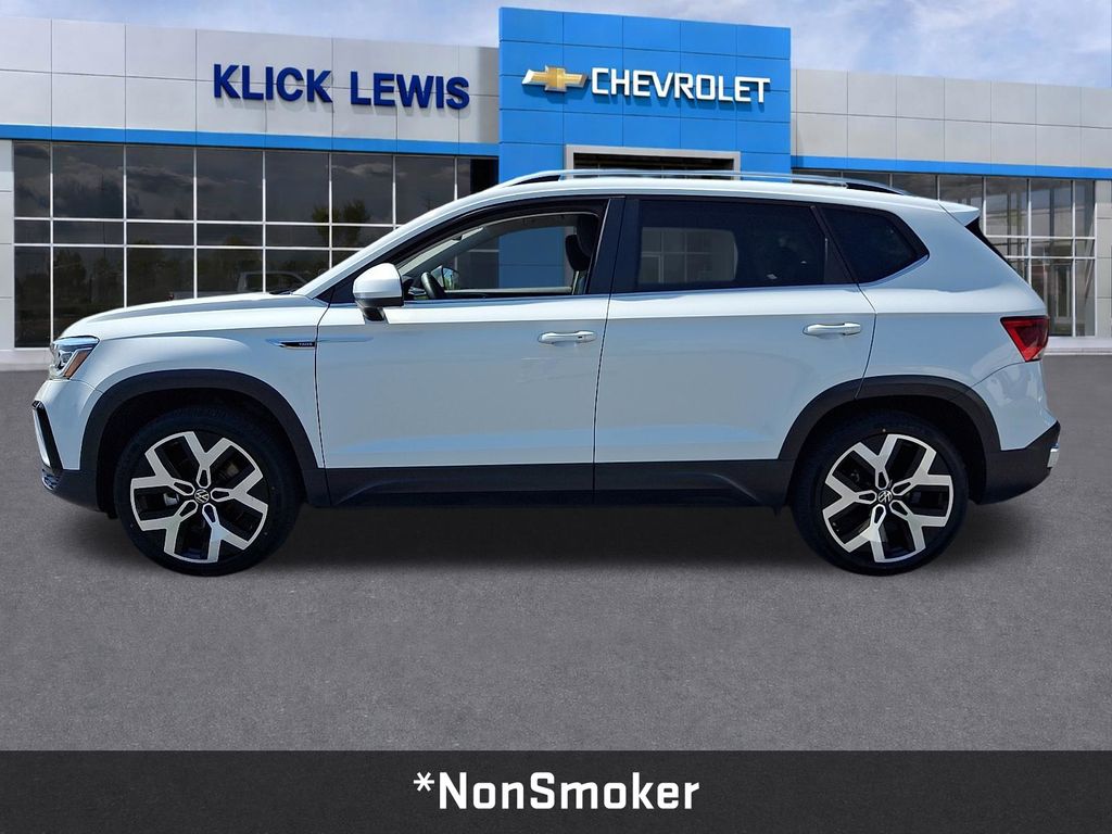 2022 Volkswagen Taos 1.5T SEL White at Subaru and VW of Moon Township