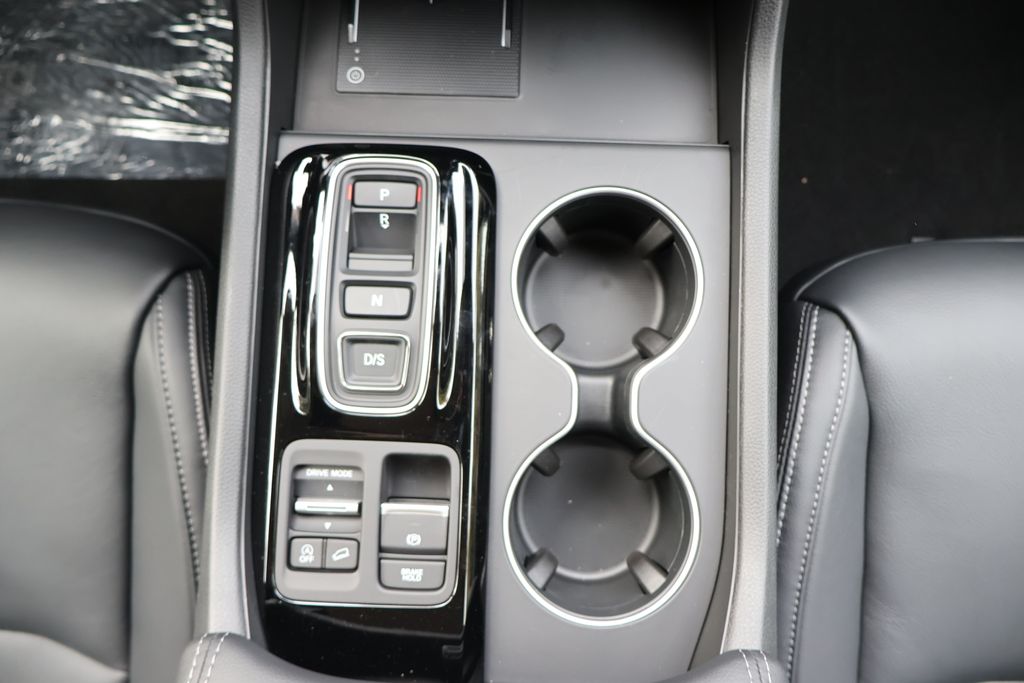 2025 Honda Pilot Touring 26