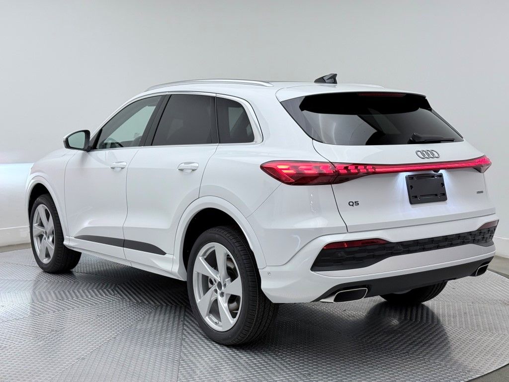 Thumbnail: 2025 Audi Q5 - 11