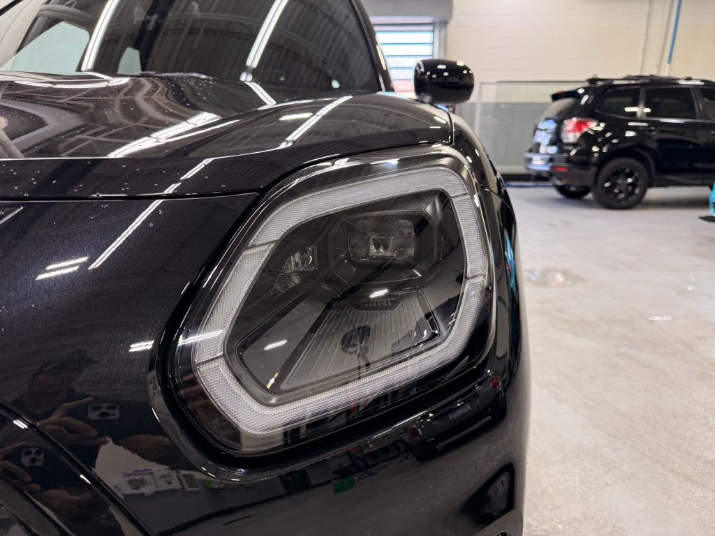 Thumbnail: 2027 MINI Cooper Countryman - 9
