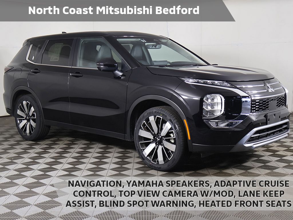 Black 2025 Mitsubishi Outlander SUV / Crossover Front-Wheel Drive Continuously Variable Transmission