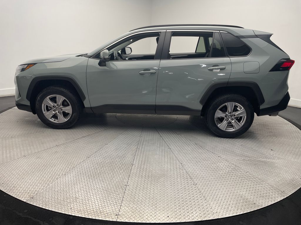 2023 Toyota RAV4 XLE 8