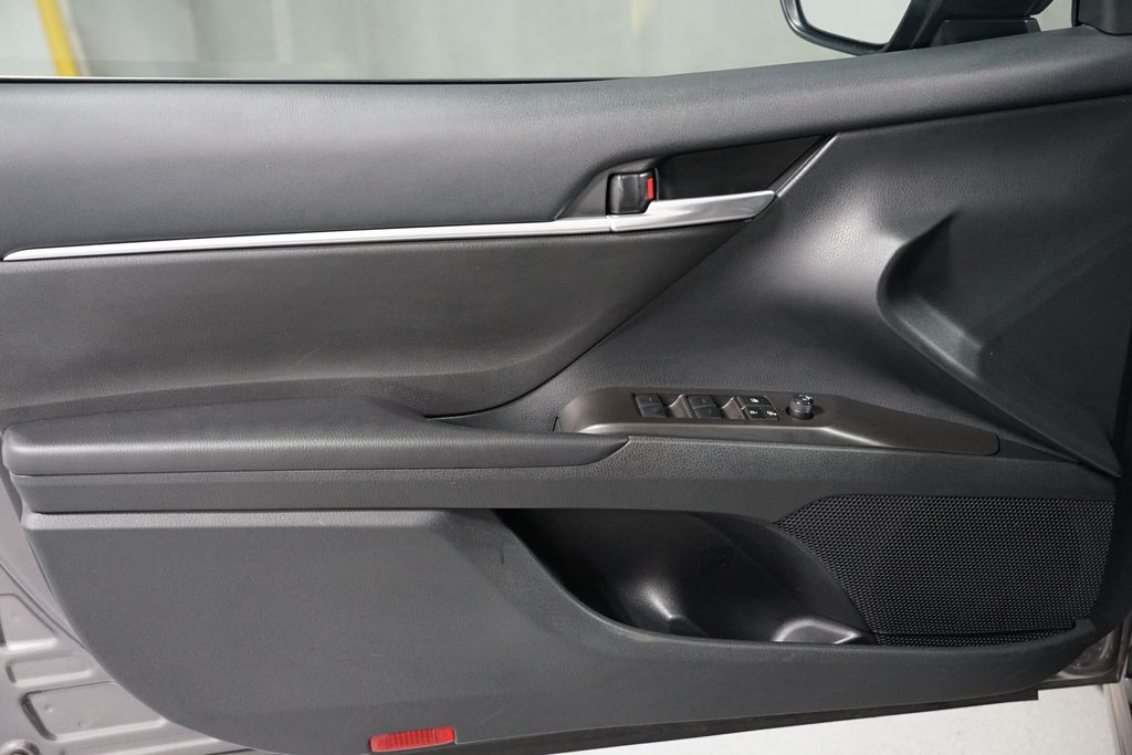 Thumbnail: 2023 Toyota Camry - 28