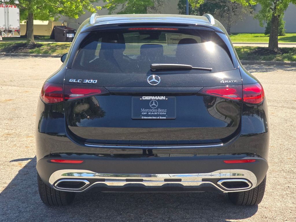 New 2026 Black Mercedes-Benz GLC 300 image 16