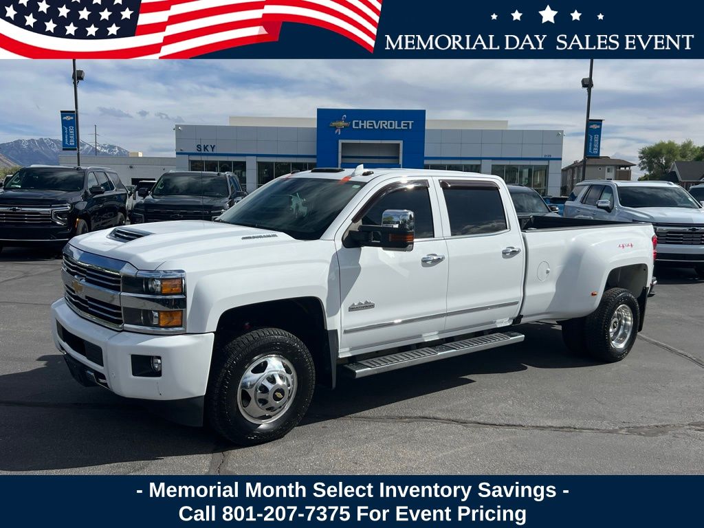 Summit White 2017 Chevrolet Silverado 3500HD High Country Crew Cab 4WD Pickup Truck Four-Wheel Drive 6-Speed Automatic