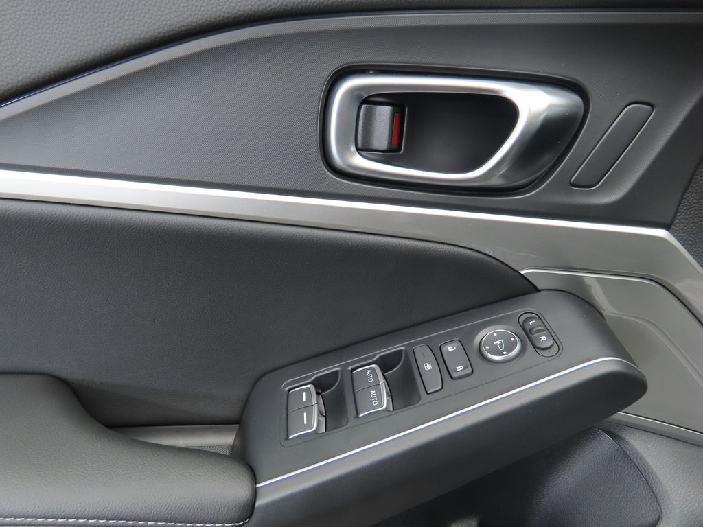 Thumbnail: 2025 Acura Integra - 25