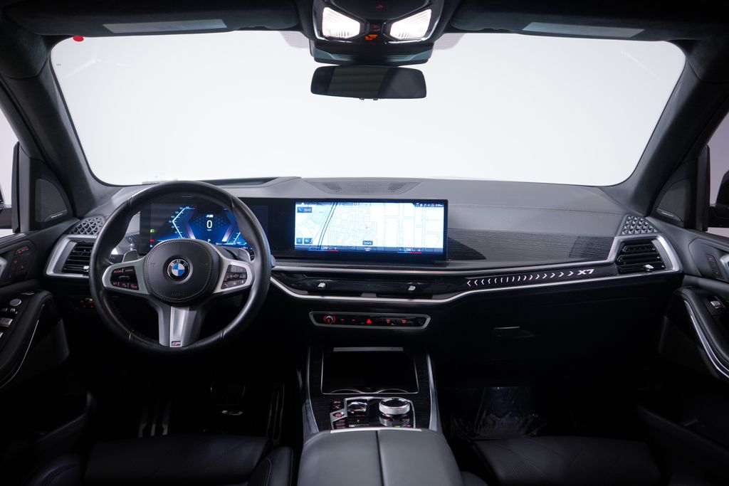 Thumbnail: 2023 BMW X7 - 10
