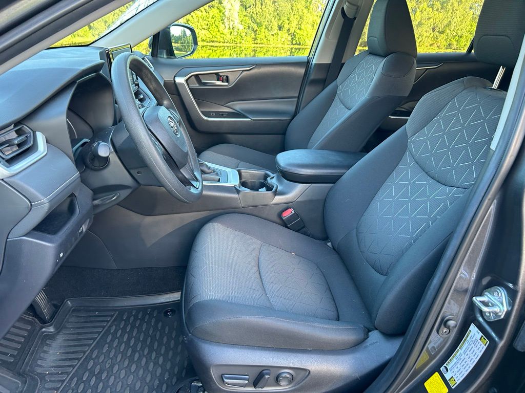 Thumbnail: 2021 Toyota RAV4 - 14
