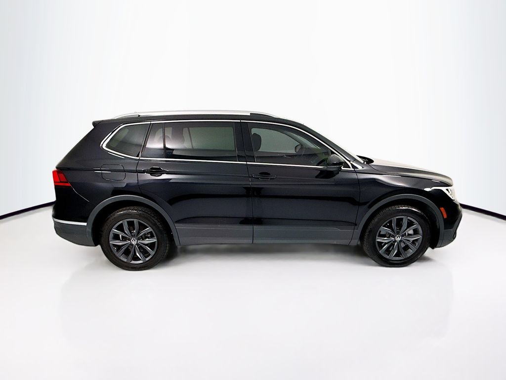 Thumbnail: 2022 Volkswagen Tiguan - 4