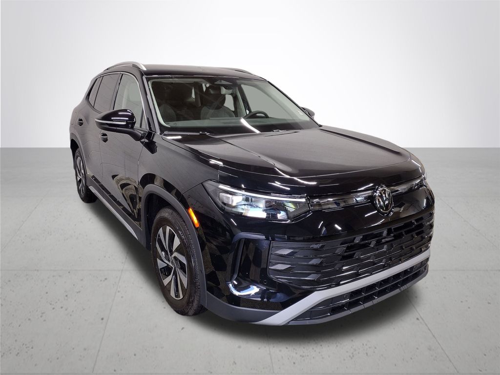 2025 Volkswagen Tiguan S photo 2