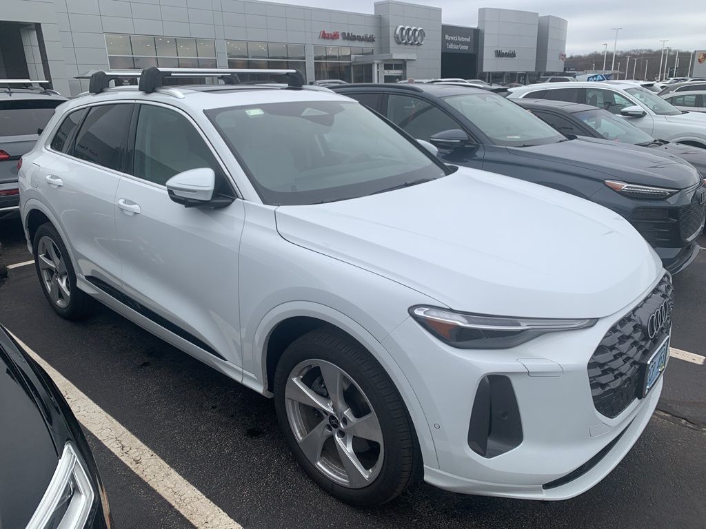 Thumbnail: 2025 Audi Q5 - 3