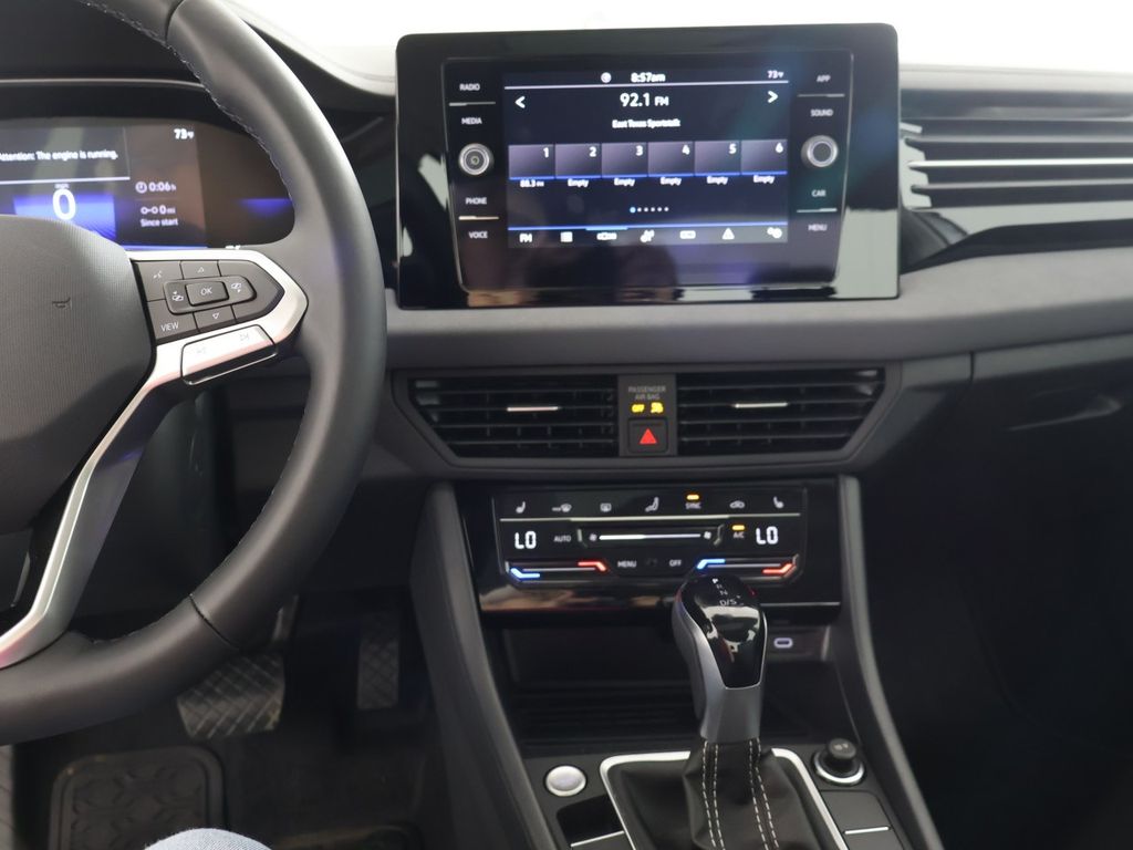 2025 Volkswagen Jetta SE - Photo 19