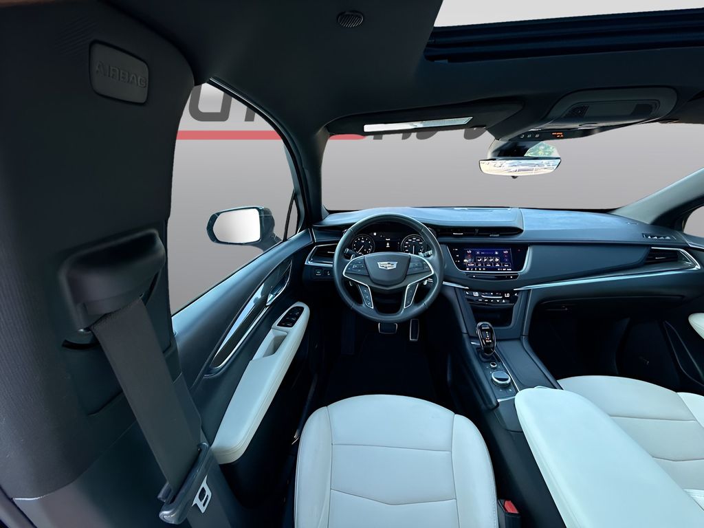 Used 2022 Red Cadillac Sport image 23