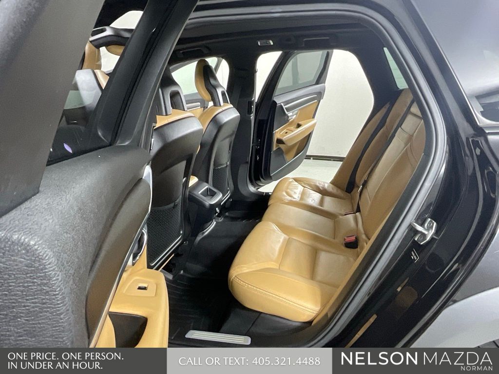 Used 2018 Black Volvo T6 AWD image 13