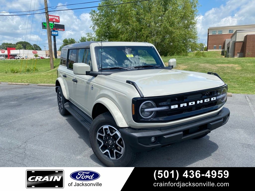 Desert Sand 2026 Ford Bronco SUV / Crossover Four-Wheel Drive Automatic
