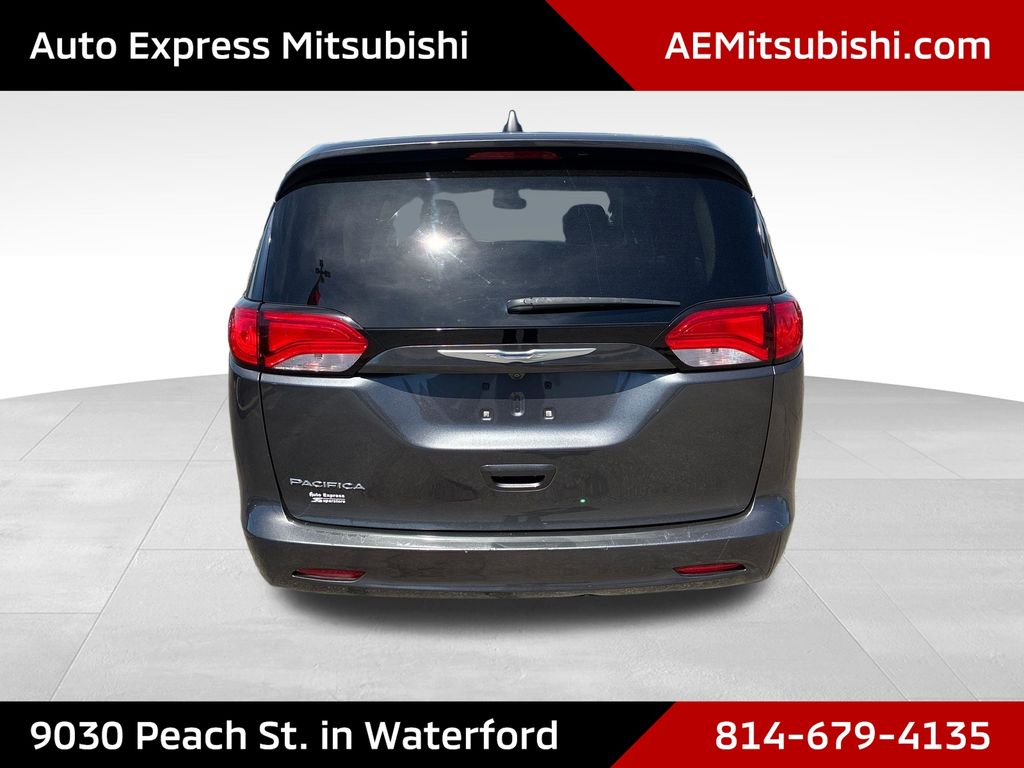 2017 Chrysler Pacifica Touring - 5