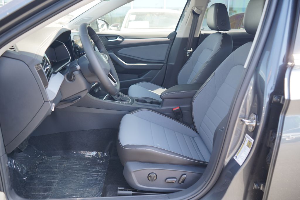 Thumbnail: 2025 Volkswagen Jetta - 6