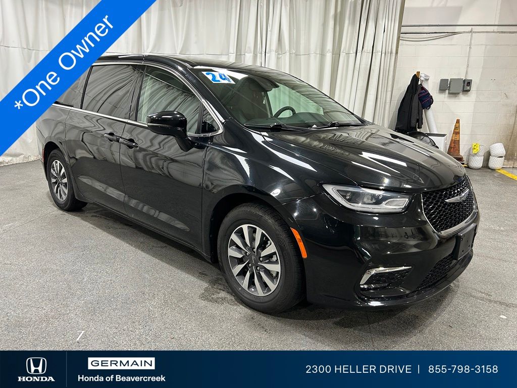 2024 Chrysler Pacifica Hybrid Select