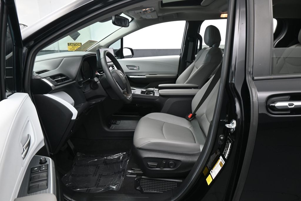 Used 2025 Midnight Black Metallic Toyota XLE image 11