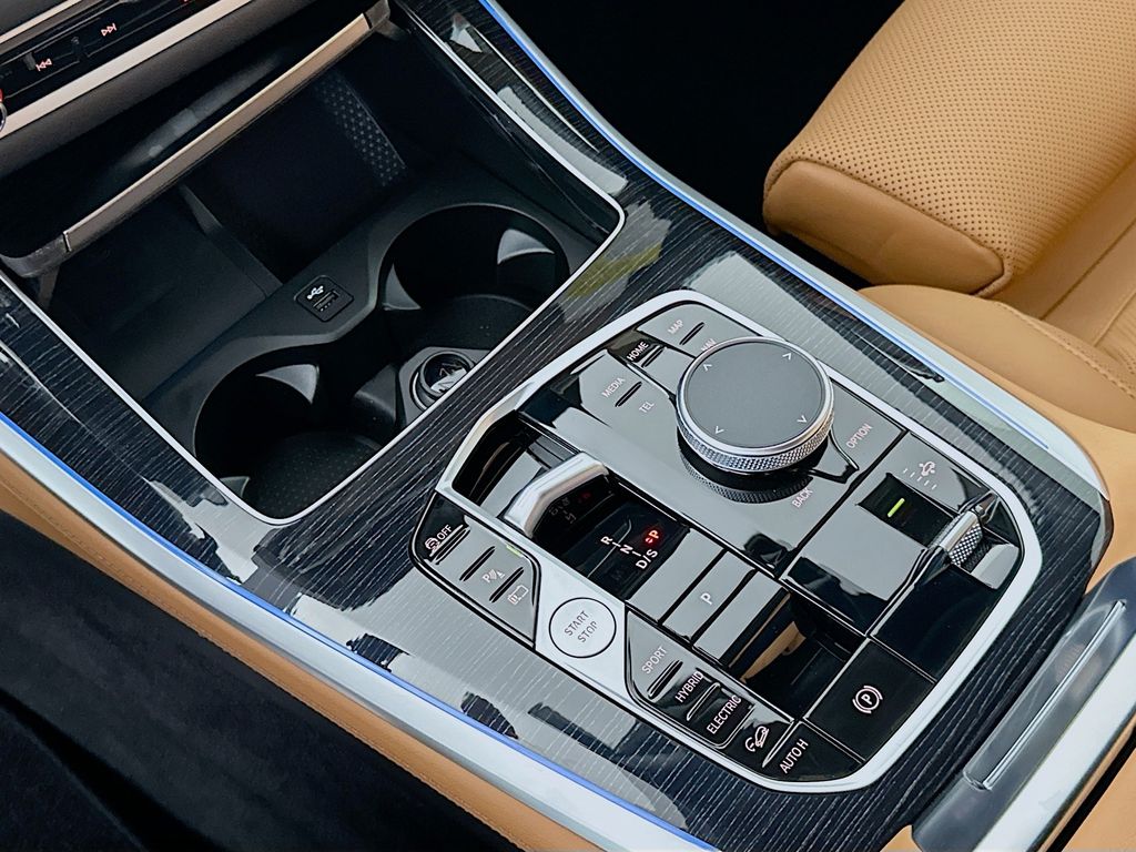 Thumbnail: 2026 BMW X5 - 15