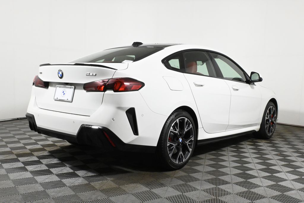 Thumbnail: 2025 BMW 2 Series - 7