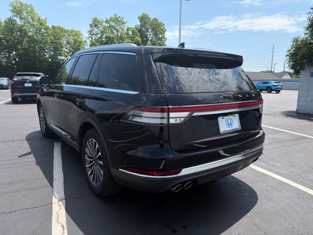 Thumbnail: 2021 Lincoln Aviator - 3