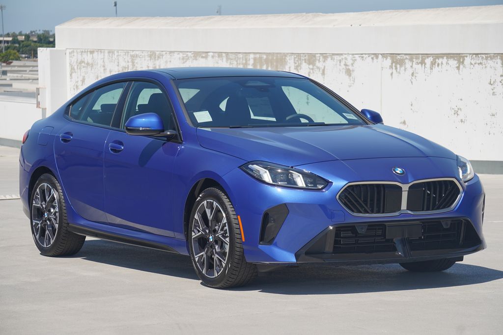 Thumbnail: 2026 BMW 2 Series - 3