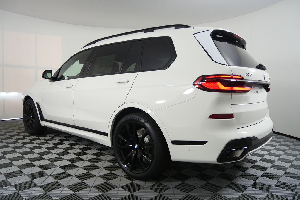 Thumbnail: 2026 BMW X7 - 5