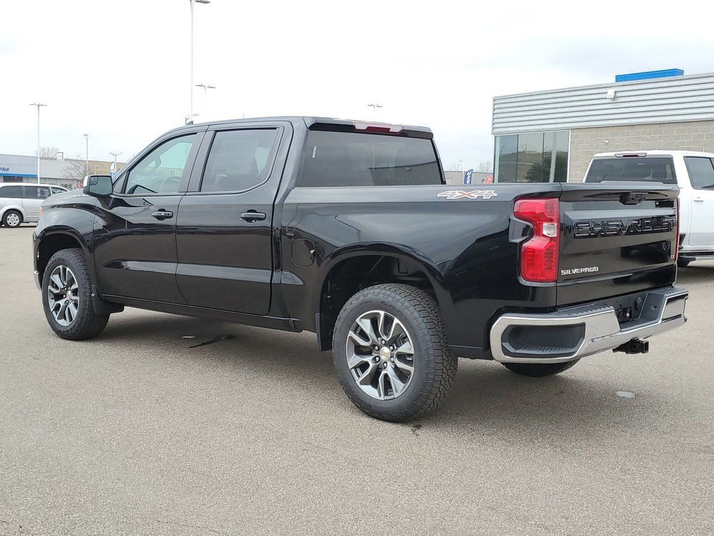 2024 Chevrolet Silverado 1500 LT 3