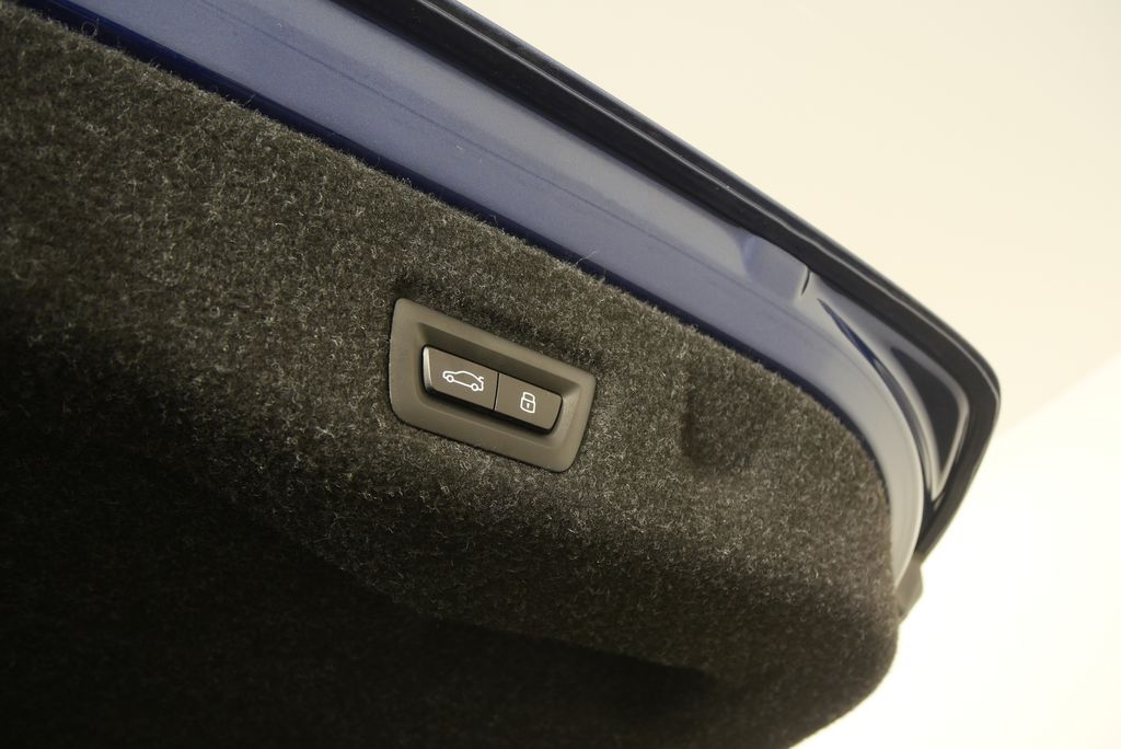 Thumbnail: 2025 BMW 5 Series - 18