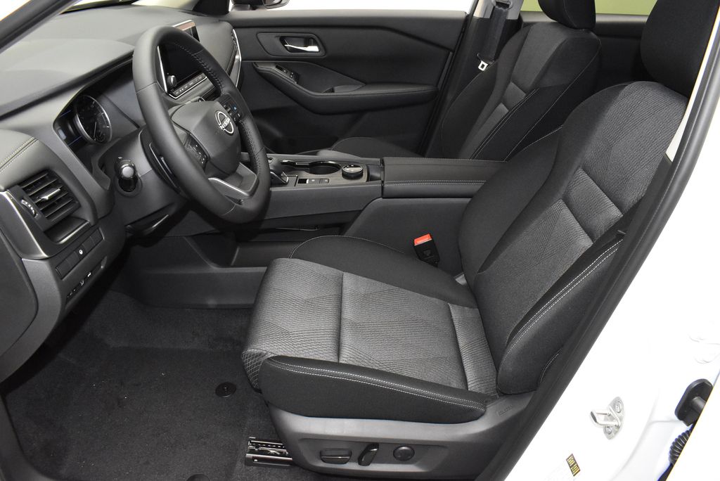 Thumbnail: 2026 Nissan Rogue - 12