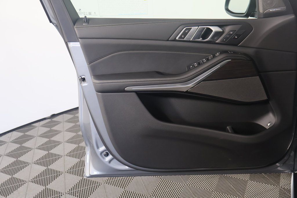 Thumbnail: 2026 BMW X5 - 7