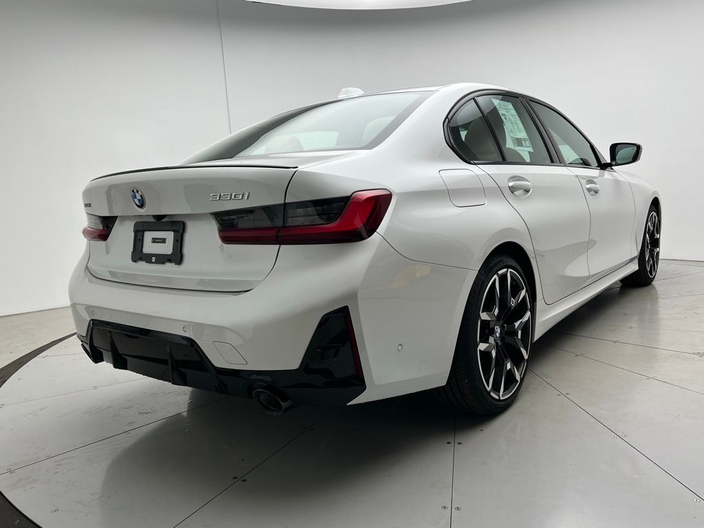 Thumbnail: 2025 BMW 3 Series - 3