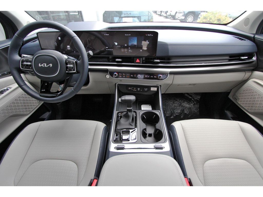 New 2026 Kia Carnival MPV Van