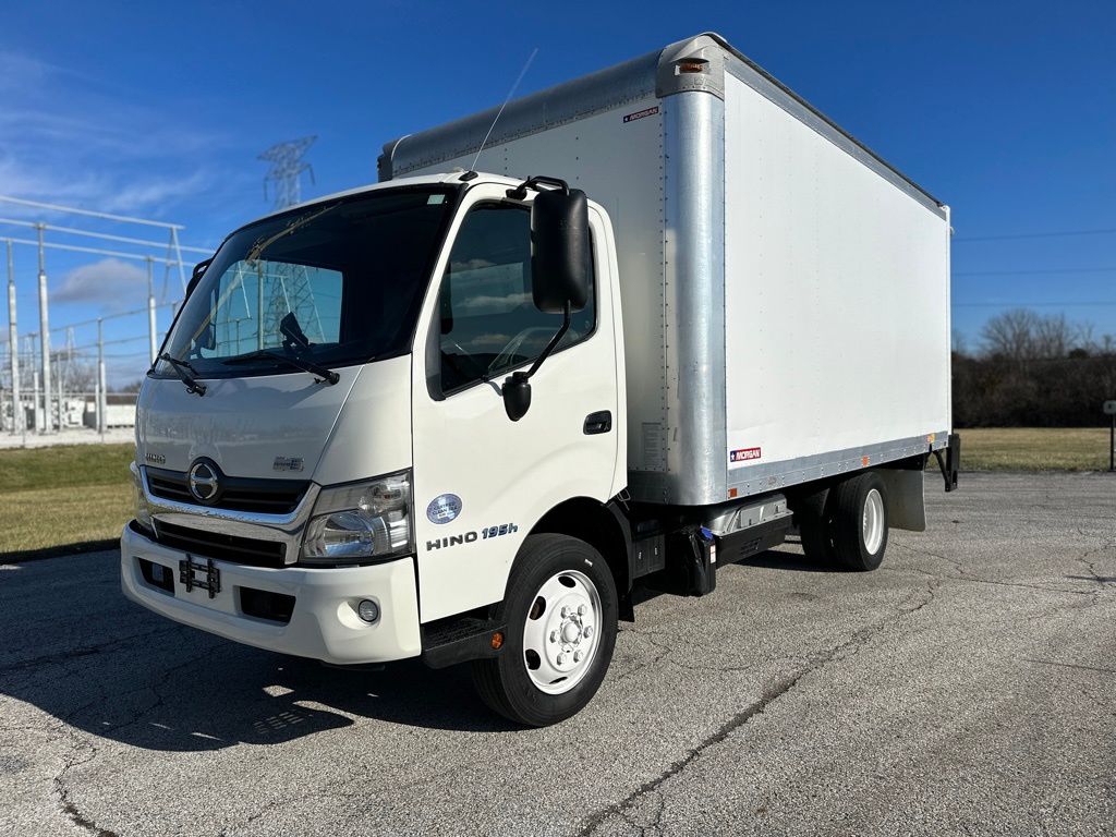 2015 Hino Truck 195