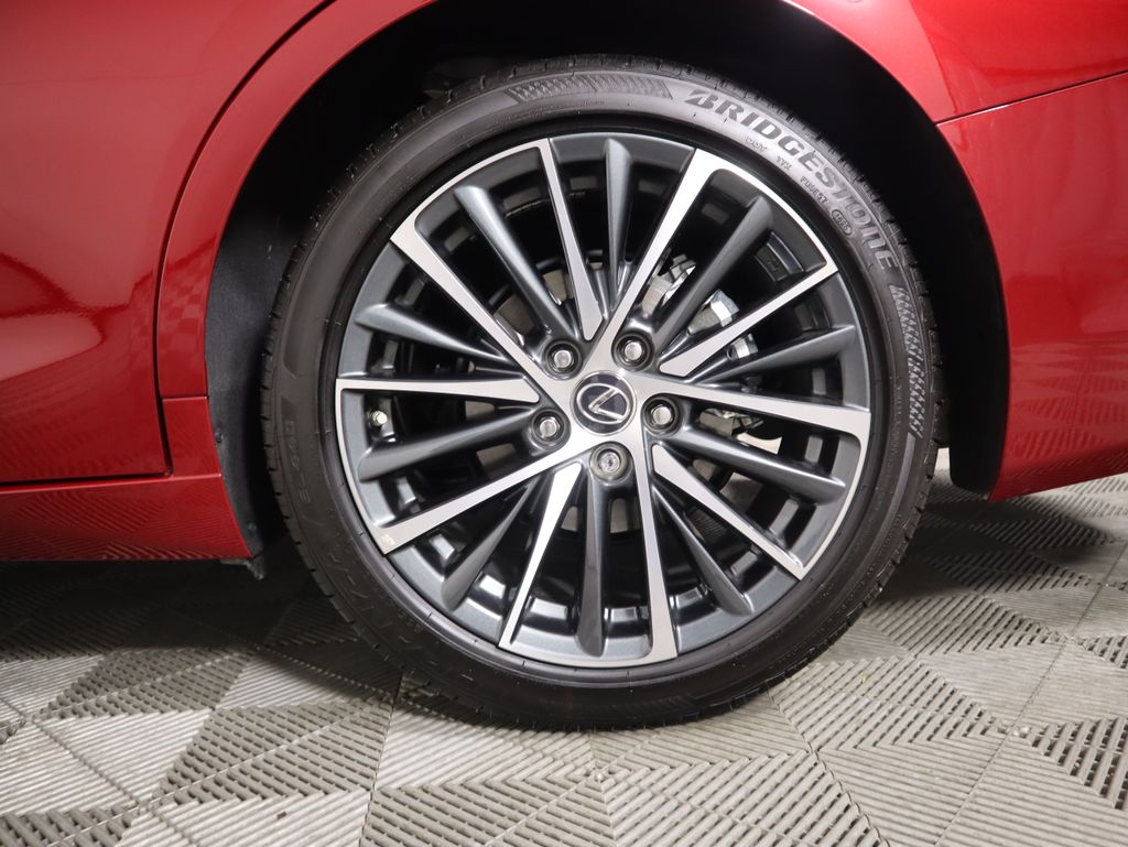 Thumbnail: 2025 Lexus ES - 32