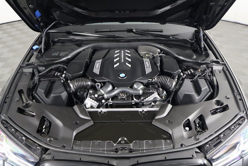 Thumbnail: 2023 BMW 5 Series - 15