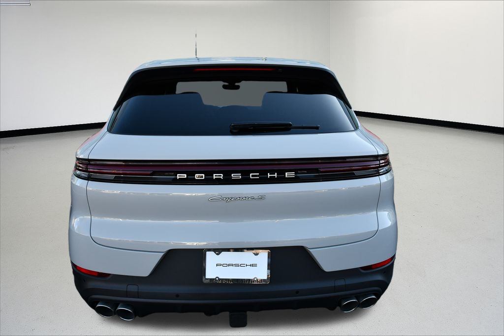 Thumbnail: 2026 Porsche Cayenne - 4