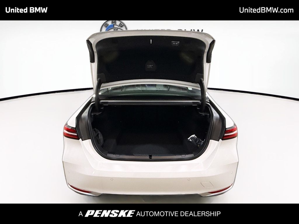 Thumbnail: 2026 BMW 5 Series - 14