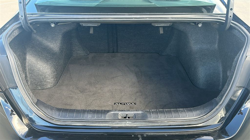 2025 Nissan Altima 2.5 SV Black at Durrett Motor Company