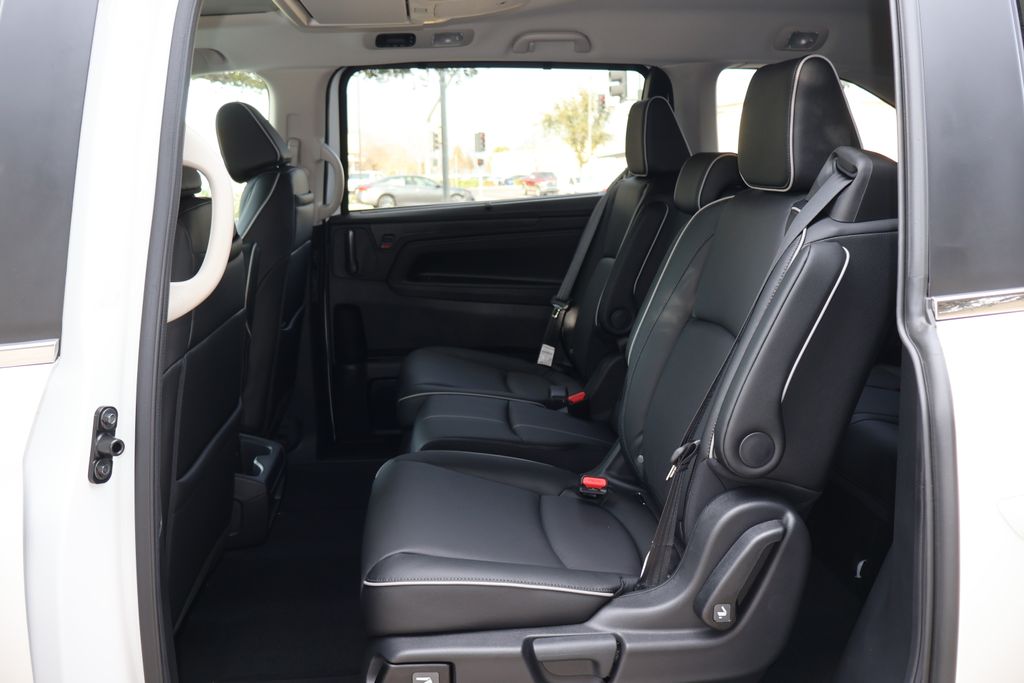Thumbnail: 2026 Honda Odyssey - 11