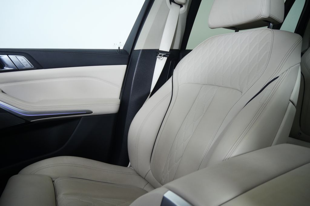 Thumbnail: 2022 BMW X7 - 27