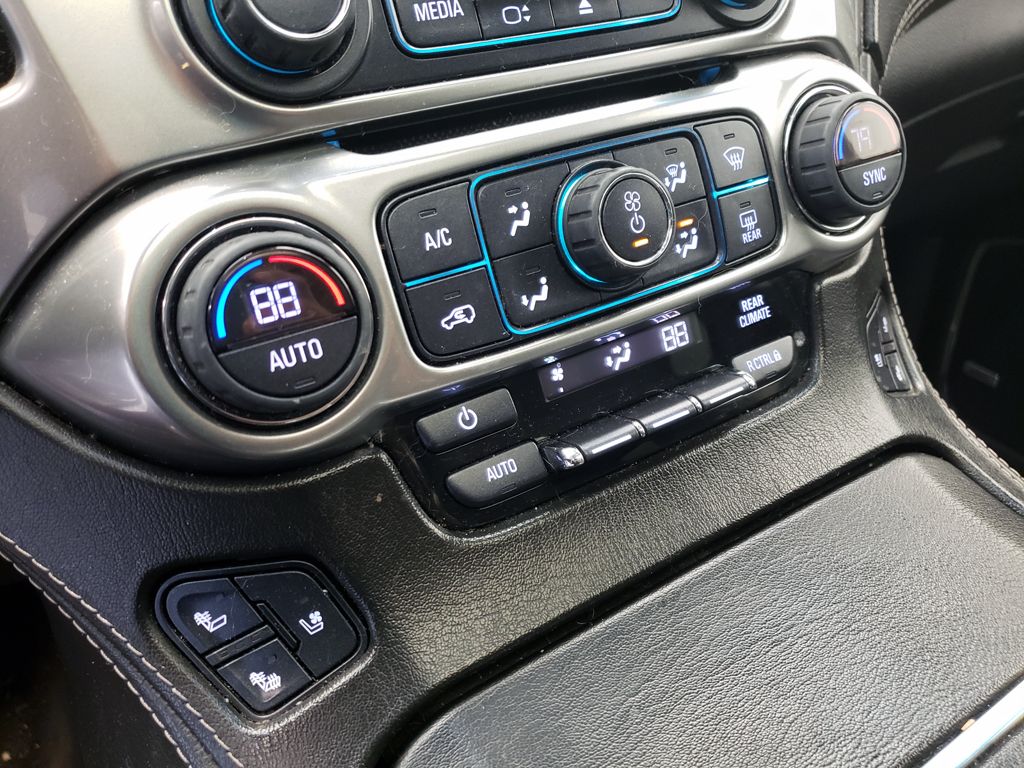 Thumbnail: 2017 Chevrolet Tahoe - 17