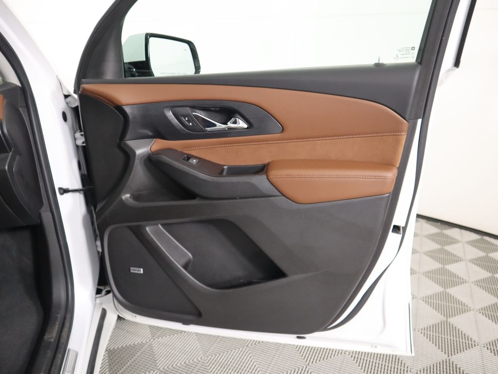 Thumbnail: 2018 Chevrolet Traverse - 25