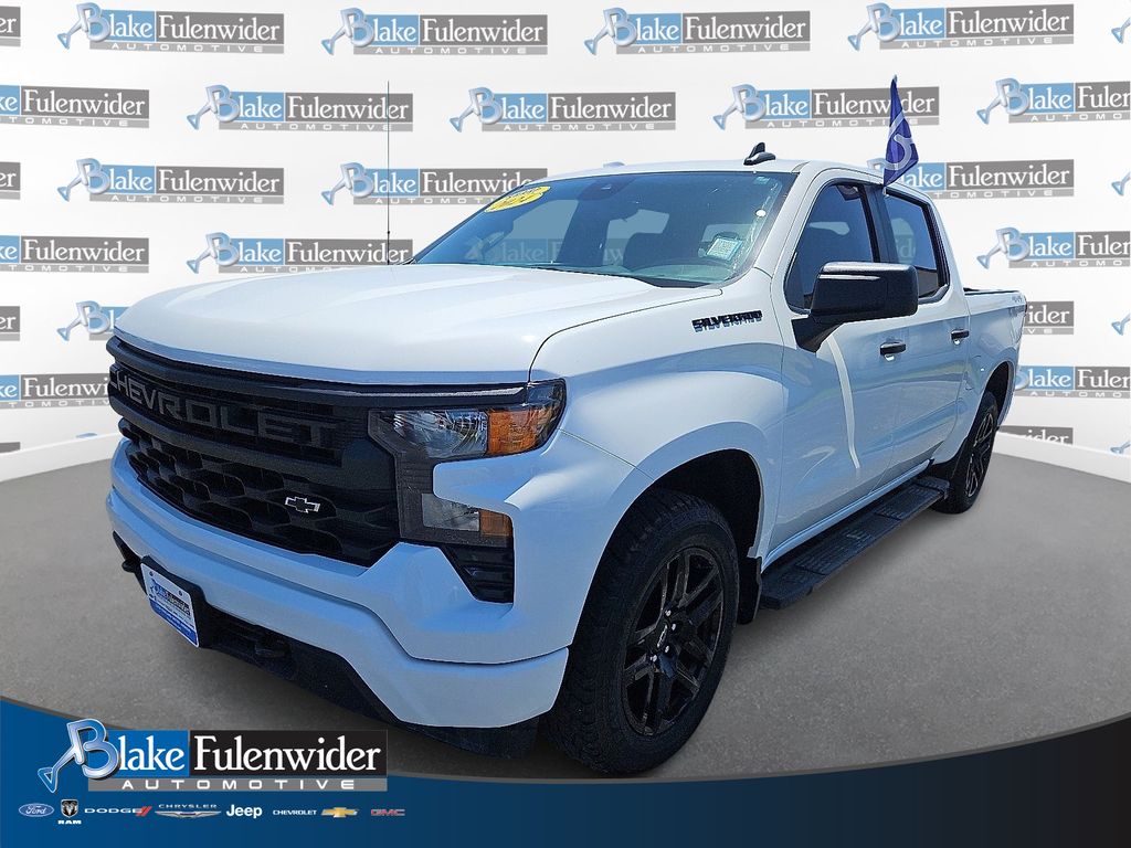 Summit White 2024 Chevrolet Silverado 1500 Custom Crew Cab 4WD Pickup Truck Four-Wheel Drive 8-Speed Automatic