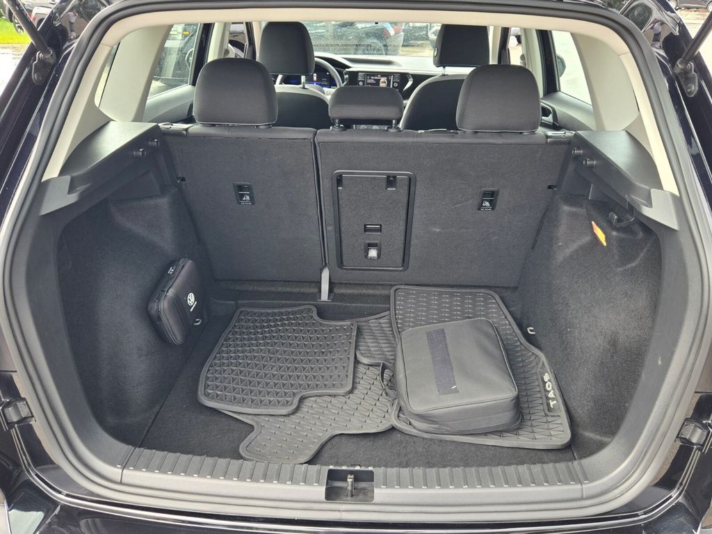 2022 Volkswagen Taos - $16,500