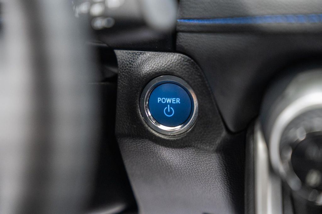 ToyotaRAV4 Hybrid28
