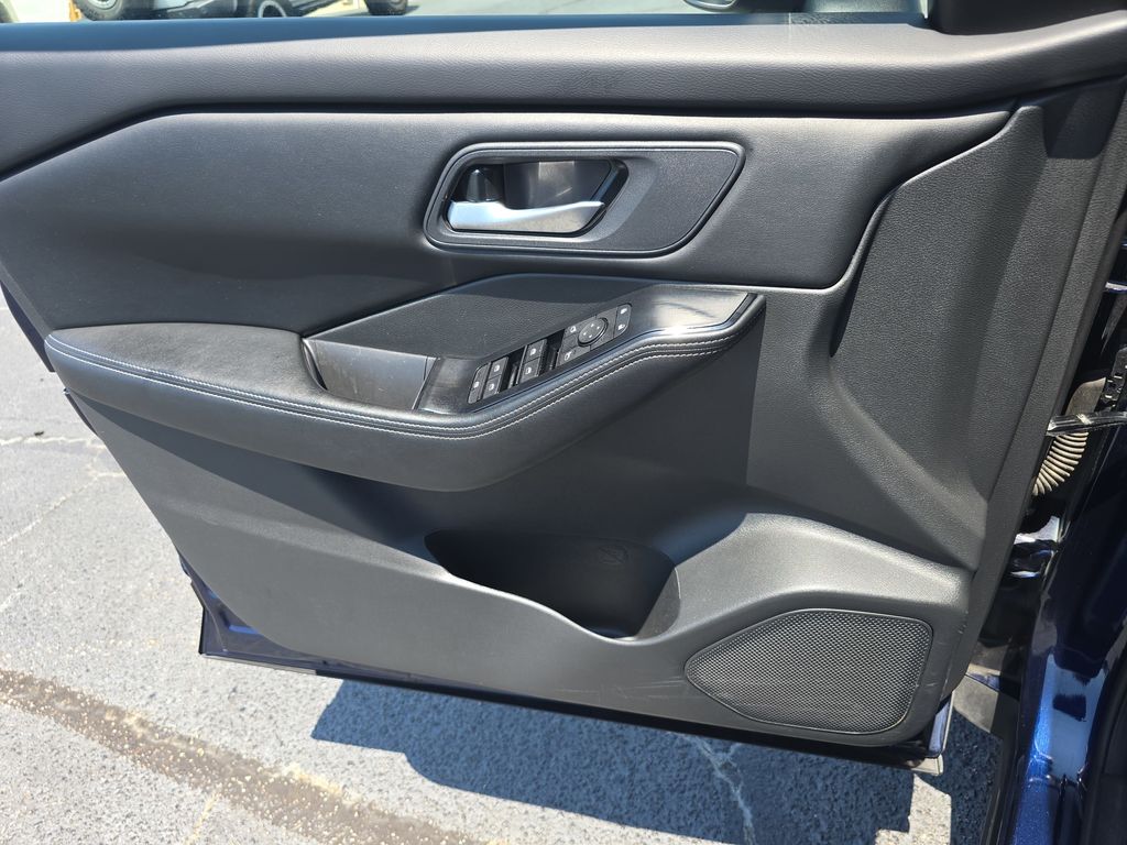 Used 2025 Nissan Rogue SUV