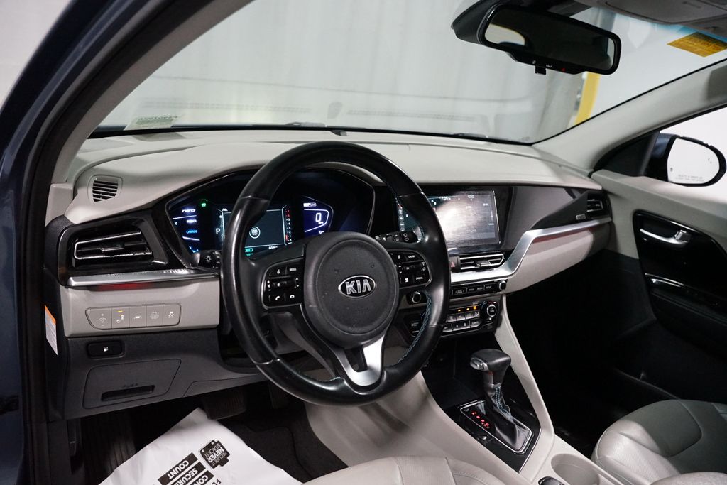 Thumbnail: 2020 Kia Niro - 11